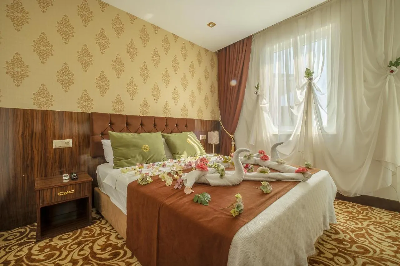 Hotel S White Antalya 3*,